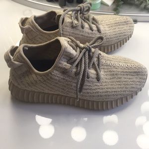 Not ath adidas yeezy boost👈🏽